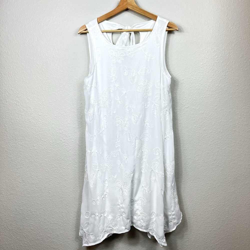 Elle Sleeveless Dress‎ White Size Medium Embroidered Asymmetric Boho Chic Fairy